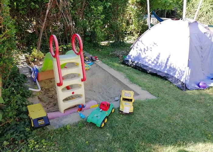 Rigo Vendeghaz 아파트 *